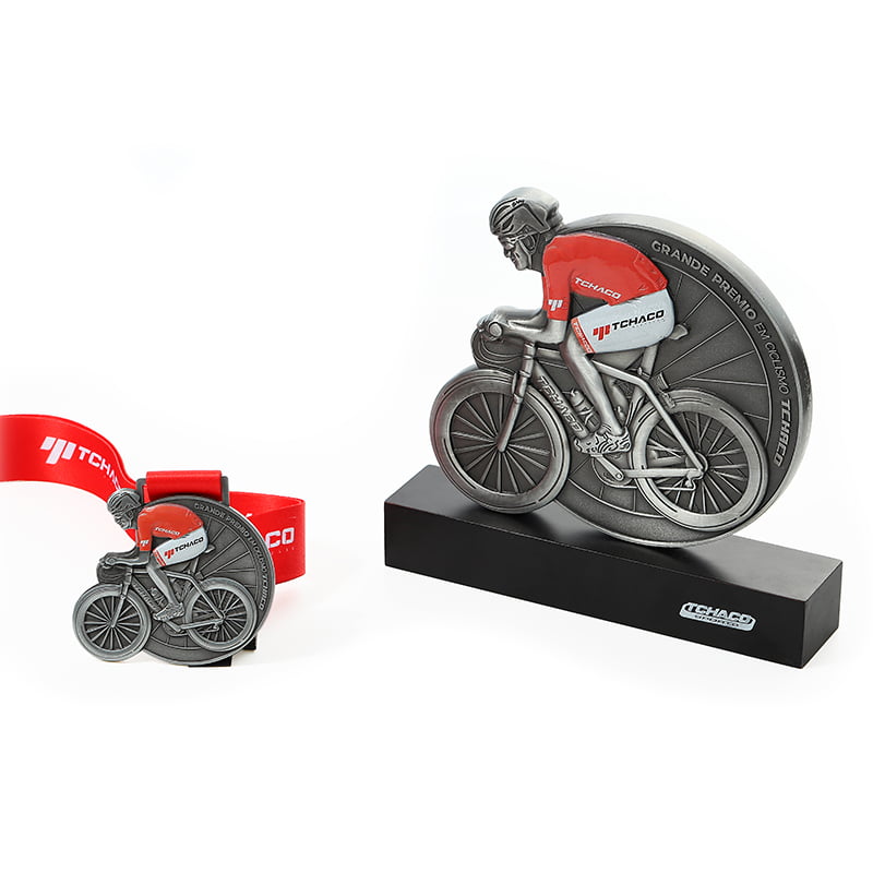 Trophée rotatif en métal et alliage de zinc personnalisable