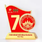 Custom Vietnam Metall Zinklegierung drehbare Trophäe