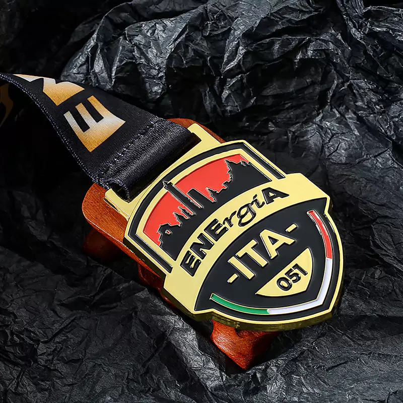 nyc half marathon 2023 medal