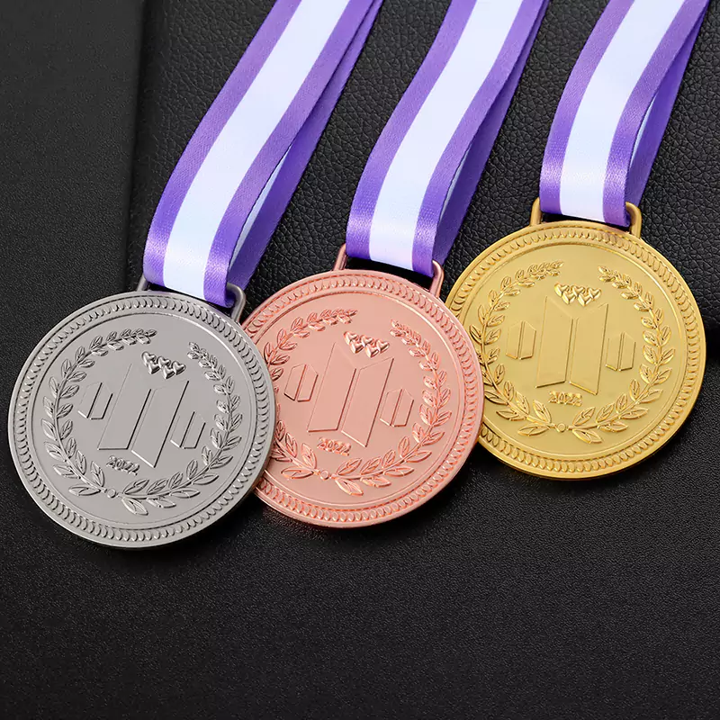 Medaglia d'onore in oro, argento e rosa