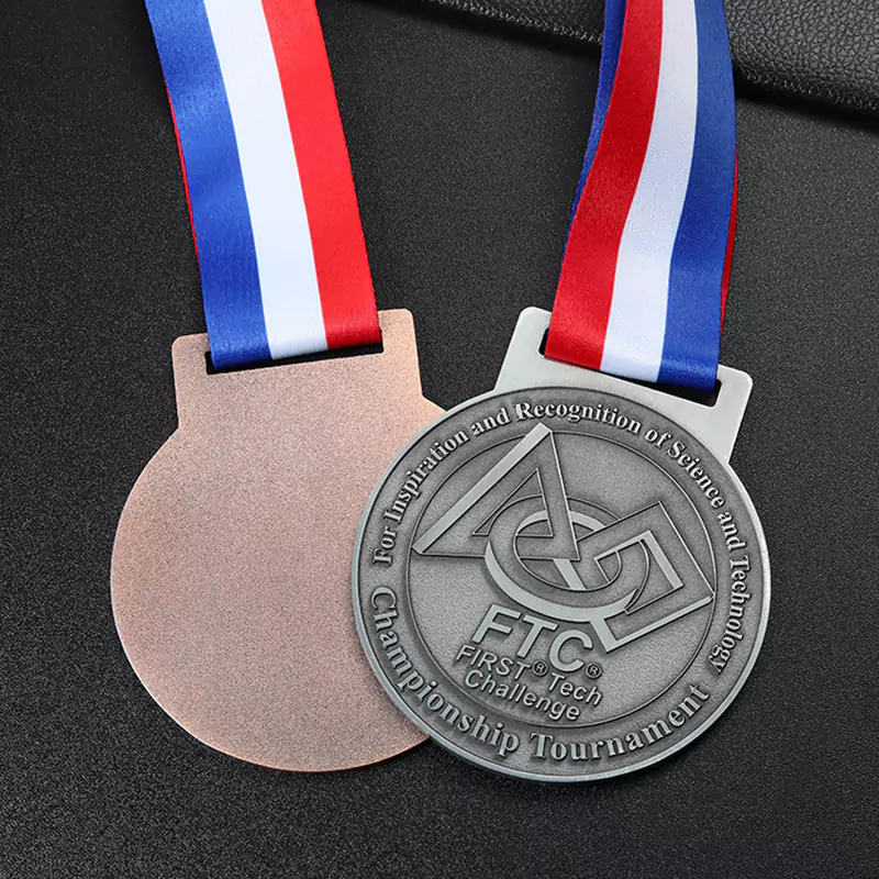 Золотая серебряная и медная медаль