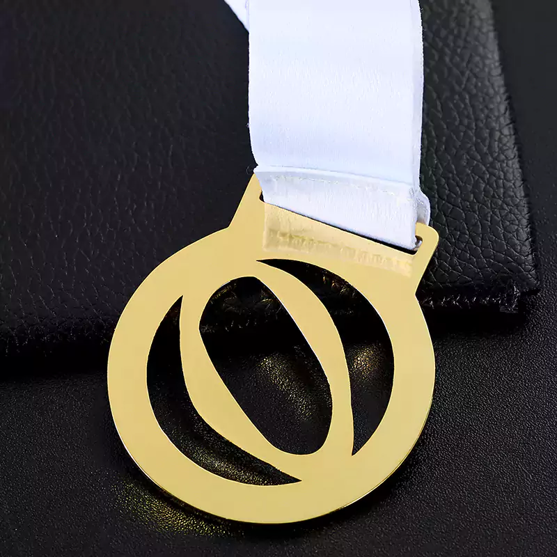 1424-6-creative-medal-design