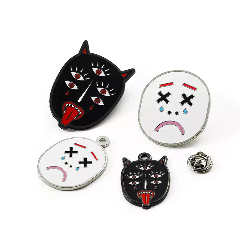 spilla personaggio anime