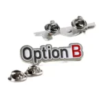 Option B Pure Letter Emaille Logo Abzeichen Anstecknadeln
