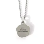 Collar/dije con forma de calavera de níquel mate chapado en relieve 3D