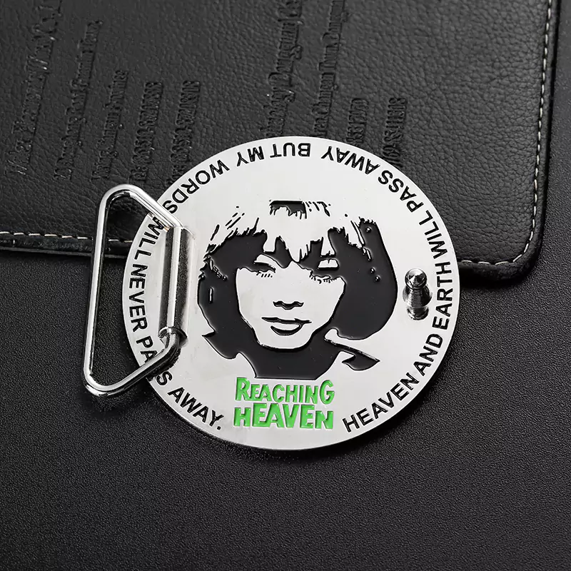 Logo del club in smalto morbido con ritratto Fibbia da cintura a forma circolare su entrambi i lati