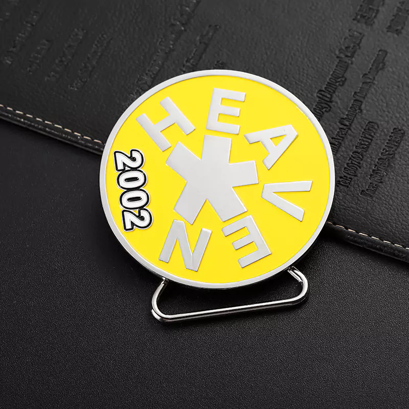 Logo del club in smalto morbido con ritratto Fibbia da cintura a forma circolare su entrambi i lati