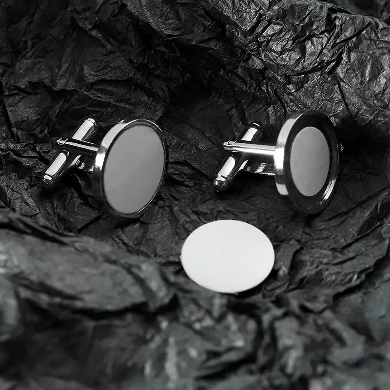 Magnete circolare vuoto d'argento per gemelli con scatola