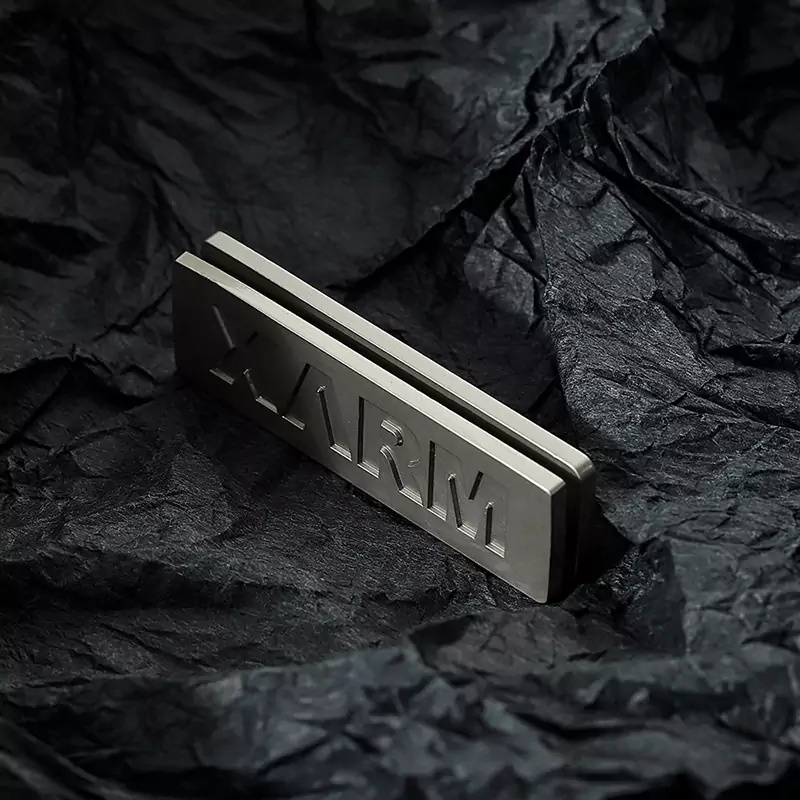 5101-8-etichetta in metallo