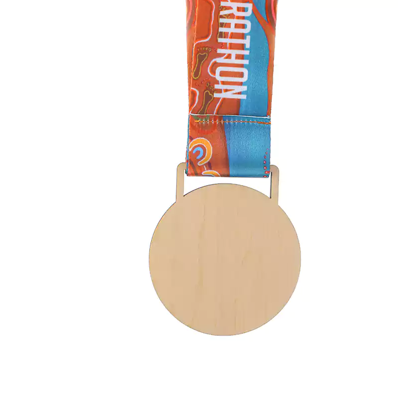 1012-3-Port Fairy Marathon 2024 Holzmedaille