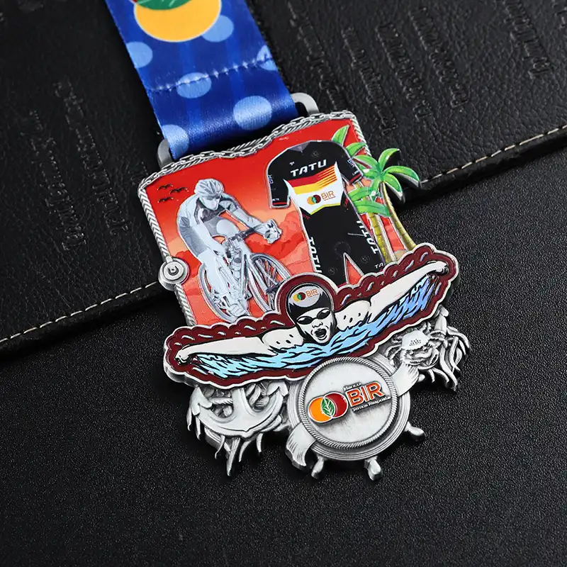 1062-6-BOR Medalha comemorativa do Triatlo Ironman