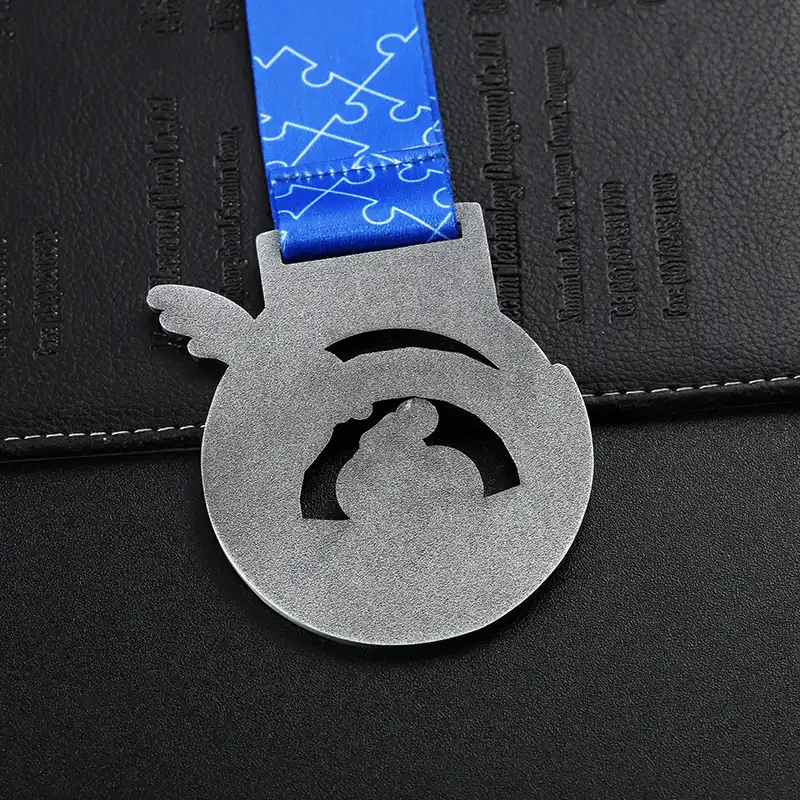 1085-7-Medalha Comemorativa de Bicicleta e Praia