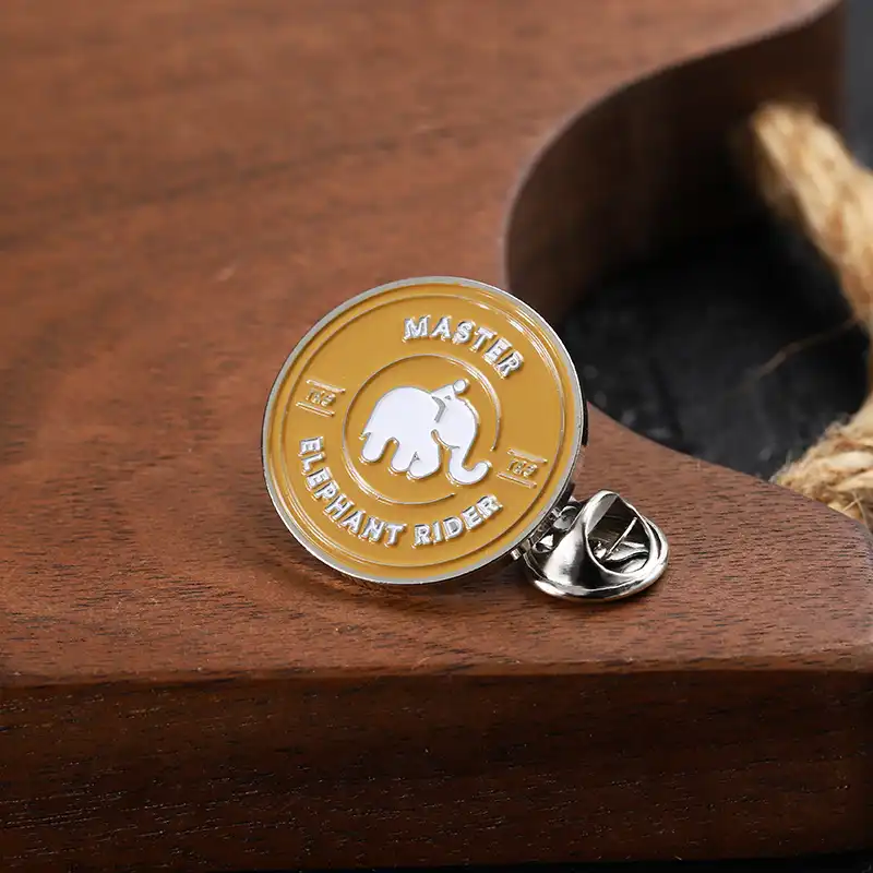 1515-1-Badge circolare con logo dell'elefante