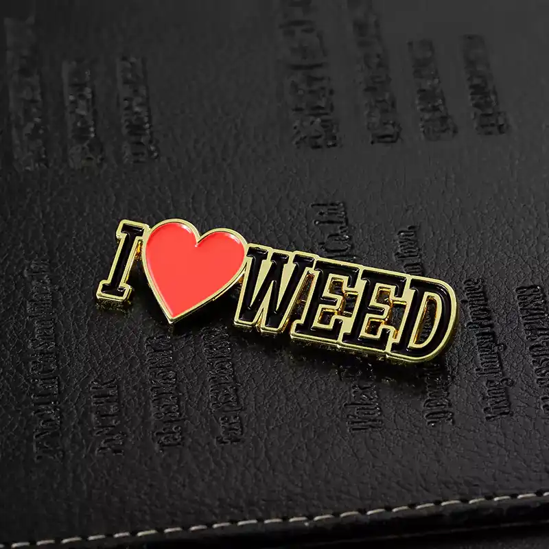 1565-6-Amore vernice cotta a forma di spillo