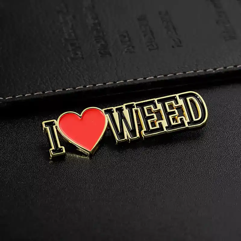 1565-7-Amore vernice cotta a forma di spilla