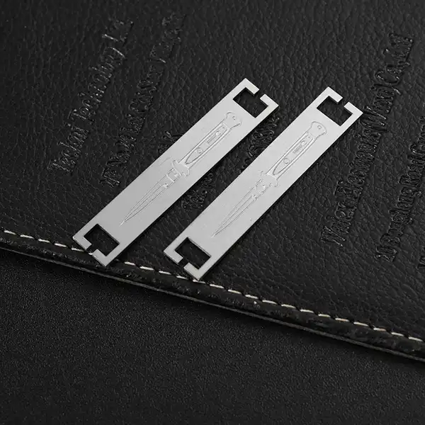 3002-6-Rectangular Antique Silver Dagger Pattern Unique Bookmark