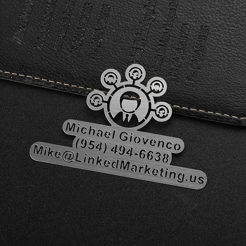 3051-5-外星人头像联系信息拉丝不锈钢胸针