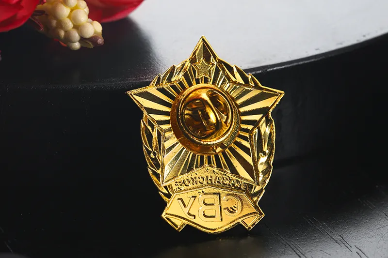 5652-9 — Выпускной знак Казанского Суворовского военного училища.