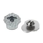 1702-2-KnitFest 2025 Épingle en métal à motif d'agneau tricoté