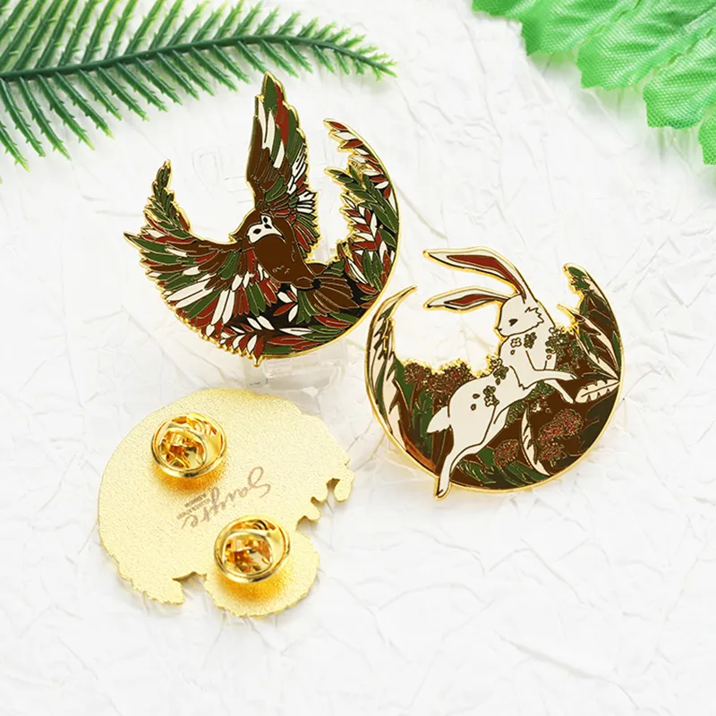 1705-4-Exquisitos emblemas de animais dourados